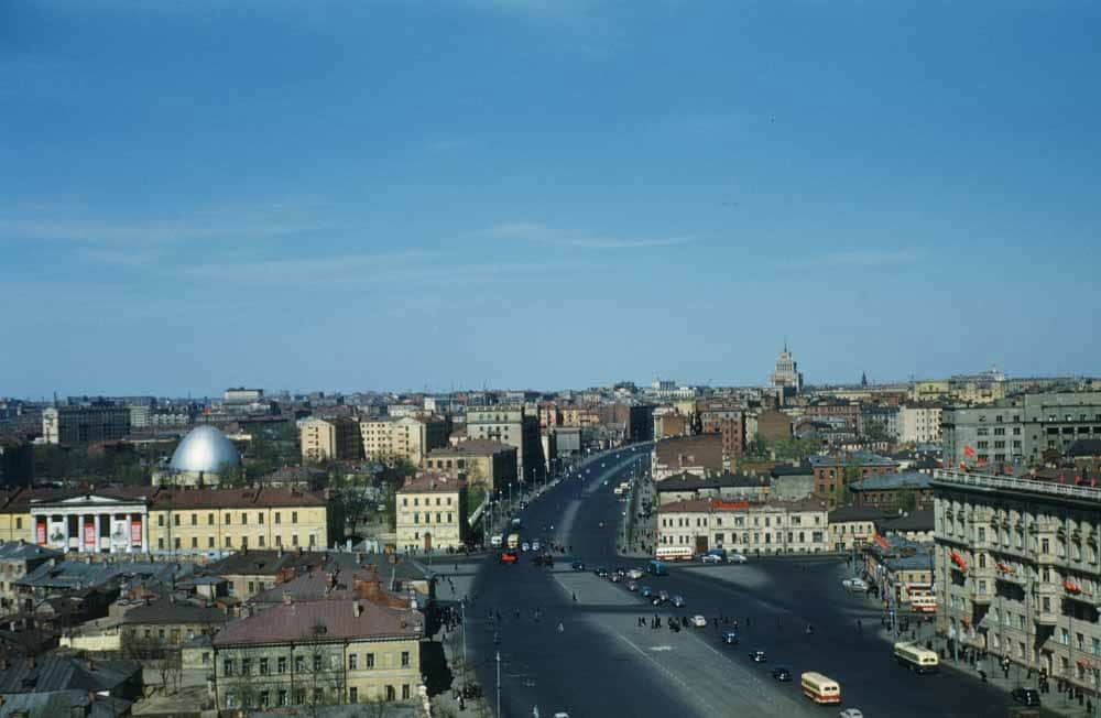 Вид на север из американского посольства, Садовая-Кудринская улица.